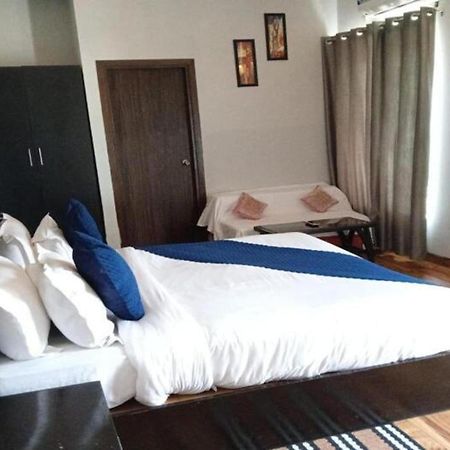 Vrindavan Dreams Hotel And Suites Eksteriør bilde