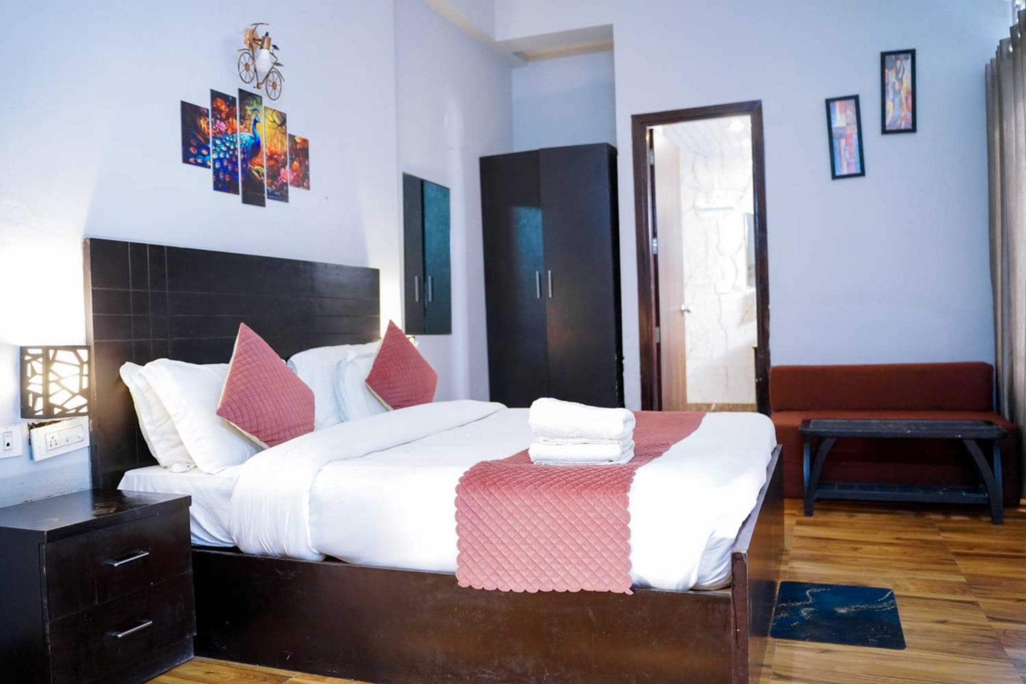 Vrindavan Dreams Hotel And Suites Eksteriør bilde