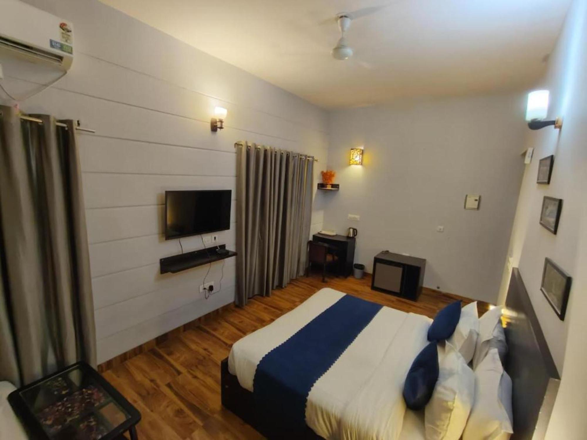 Vrindavan Dreams Hotel And Suites Eksteriør bilde