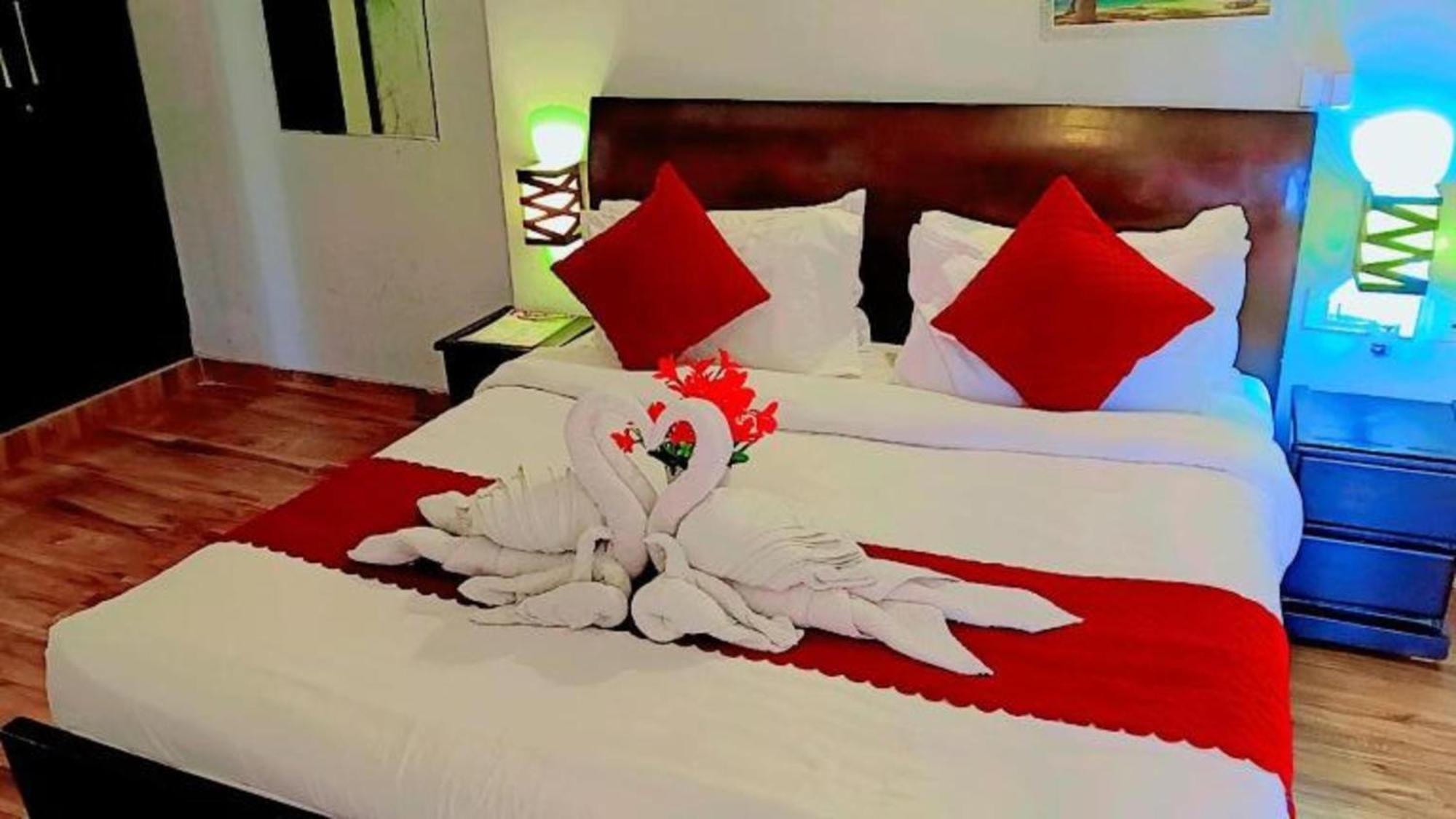 Vrindavan Dreams Hotel And Suites Eksteriør bilde