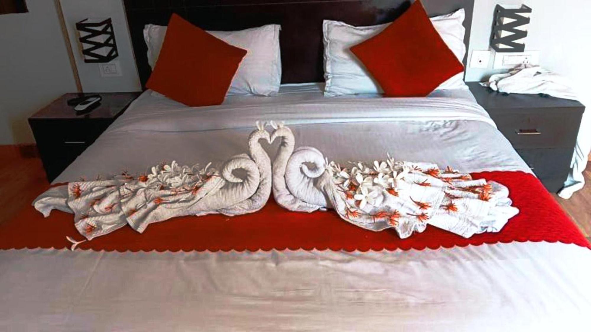 Vrindavan Dreams Hotel And Suites Eksteriør bilde