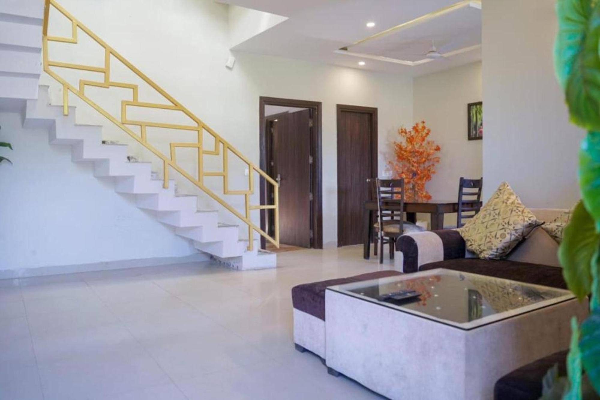 Vrindavan Dreams Hotel And Suites Eksteriør bilde