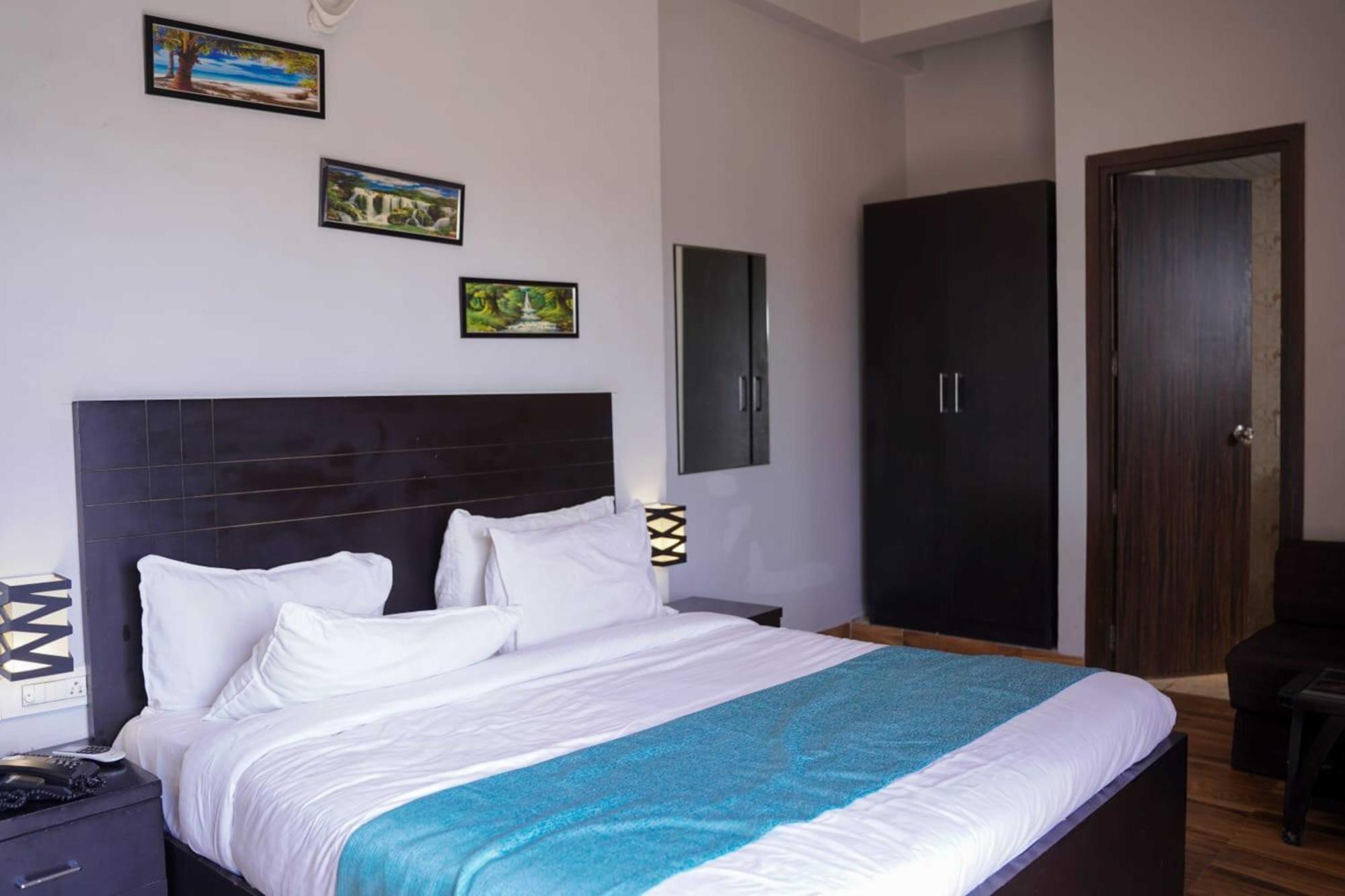 Vrindavan Dreams Hotel And Suites Eksteriør bilde