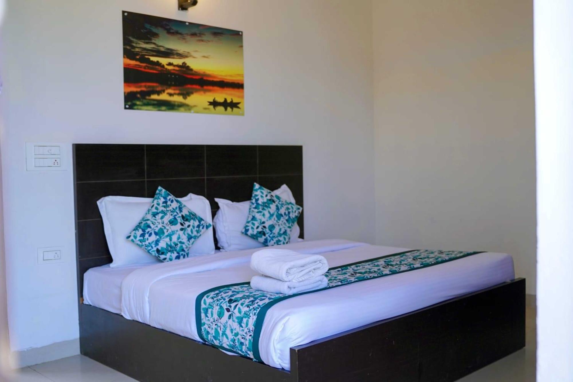 Vrindavan Dreams Hotel And Suites Eksteriør bilde