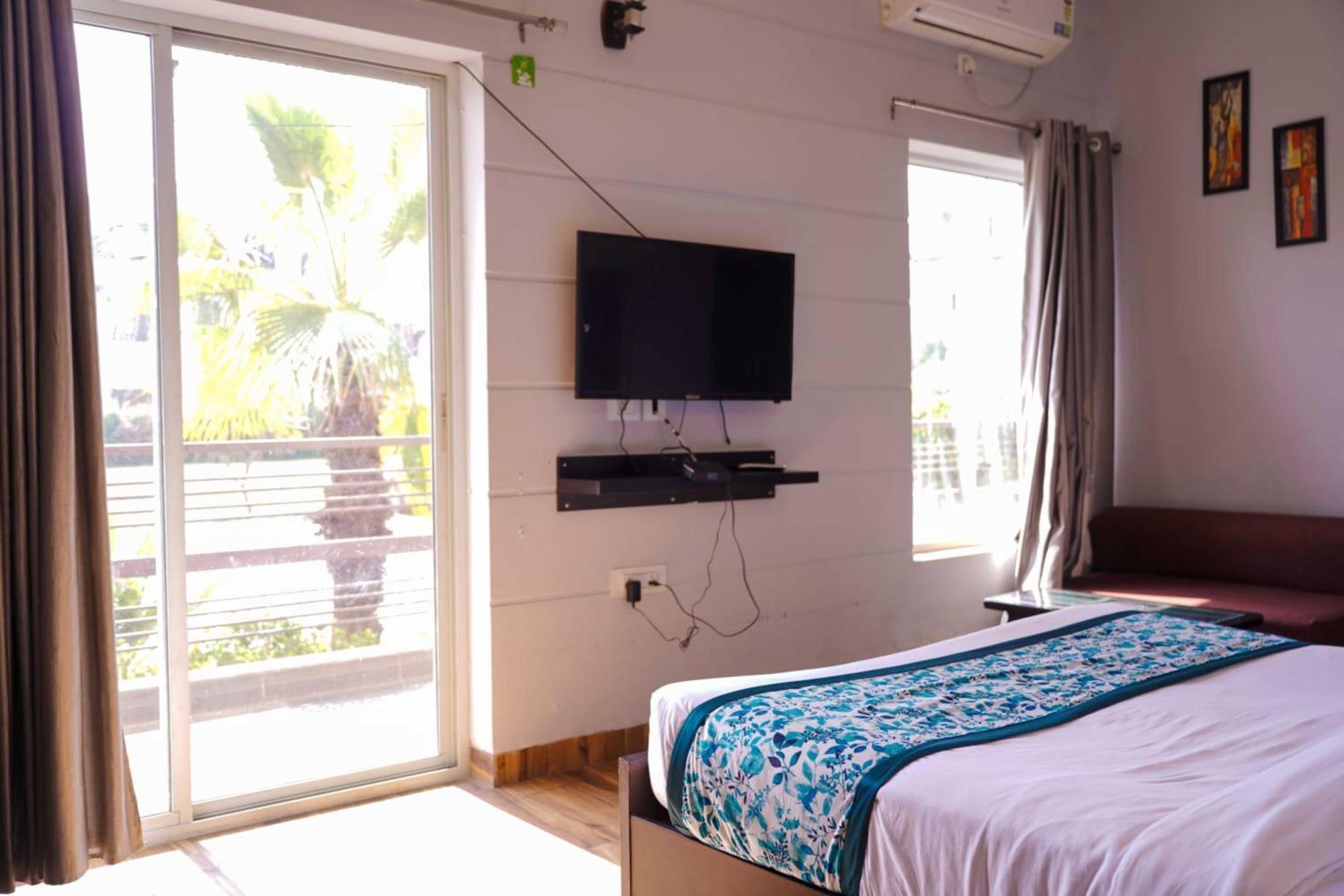 Vrindavan Dreams Hotel And Suites Eksteriør bilde